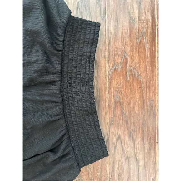 ⭐️3 for $10⭐️ Black Linen Feel Shorts - Picture 4 of 6